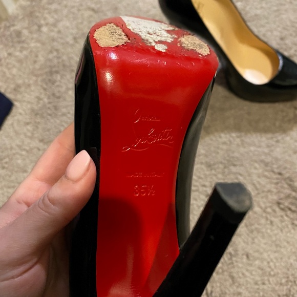 Louboutin patent leather red bottoms. Worn twice. - Picture 4 of 4